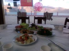 吃饭看羊卓雍措-羊卓雍措