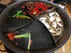 -白乐天毛肚火锅馆(解放碑店)