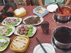 -四囍码头海鲜烧烤自助火锅(外滩南京东路悦荟广场店)