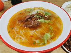 酸辣牛肉米线-老陶包子铺(南大西南村店)