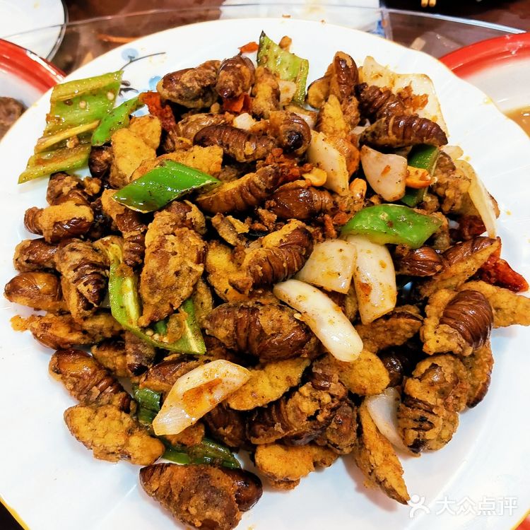 在东北 菜量大！！！（注意断句）