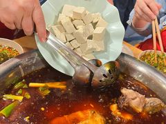 -肖肖酸萝卜鱼火锅(总店)