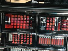 -中免(澳门机场免税店)