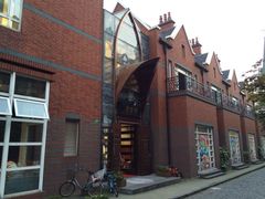 -钟书阁(松江泰晤士小镇店)