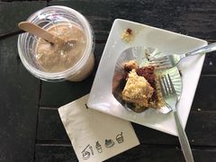 -莓园冰淇淋店