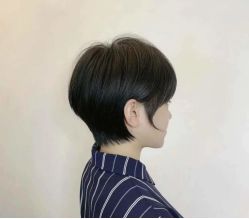 -苑苑发型设计