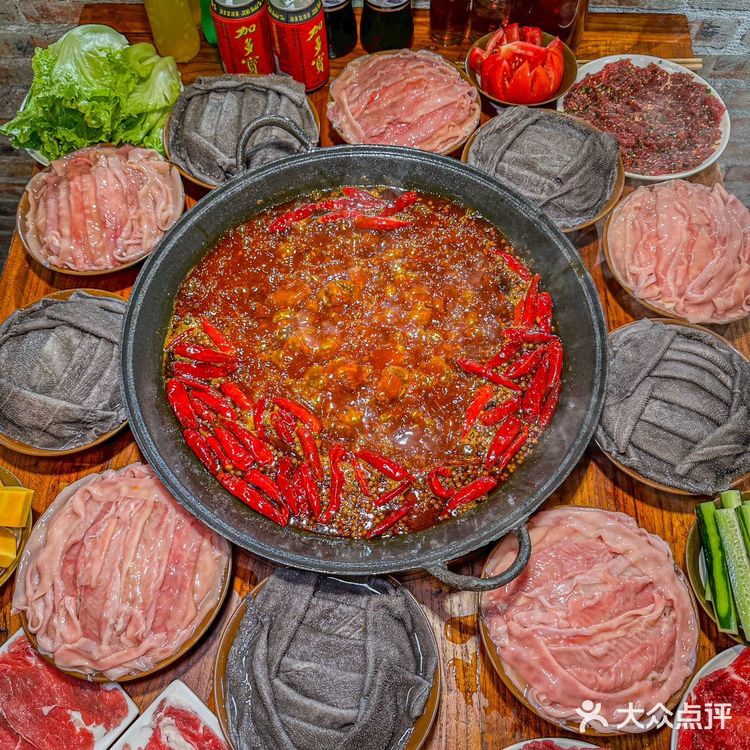 不愧是重庆本地人首推的老火锅店！YYDS～