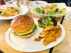 招牌牛肉汉堡-UPPER KITCHEN(延安路店)