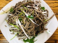 -溢心园香河肉饼总店
