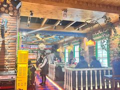 -米德维奇俄式西餐厅(西六道街店)