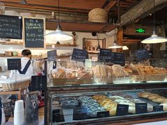 面包甜点陈列柜-仙峰天然面包(迎宾路店)