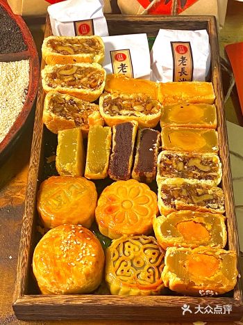 这不是要中秋了吗！想要买月饼来送人来着！近期就尝试了