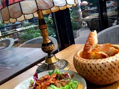 烤菠萝色拉-Golden Lily河内巴黎法越料理餐厅(建国西路店)