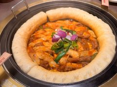 -锅飘飘·东北铁锅炖(雨花客厅店)