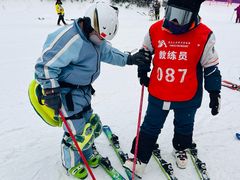 -亚布力新体委滑雪场