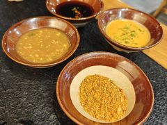 特色蘸料-阿山卓·野生菌火锅·纳西火塘烤肉