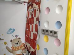-极橙儿童齿科矫正中心(奥城店)