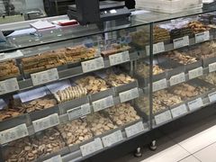 面包甜点陈列柜-上海哈尔滨食品厂(淮海中路店)