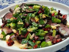 青蒜炒血豆腐-云海肴·汽锅鸡·云南菜(南强街店)
