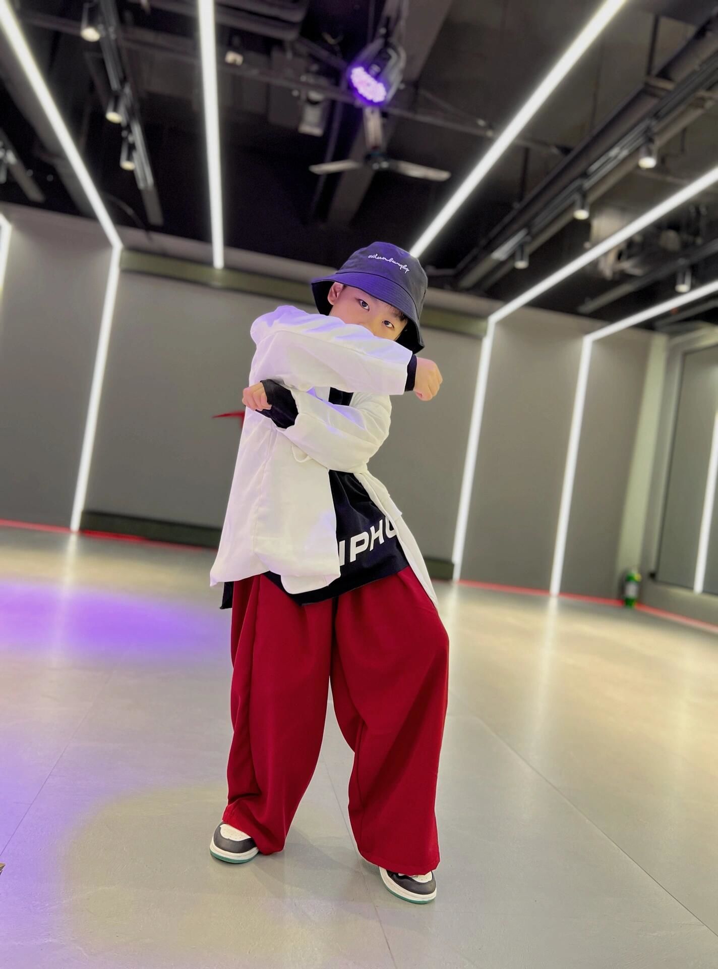 今天是街舞男孩