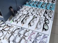 -美式眼镜·授权蔡司.依视路.尼康.豪雅.明月(南翔印象城店)