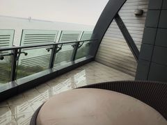 -上海滴水湖皇冠假日酒店