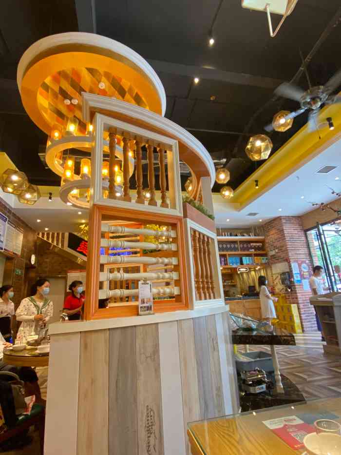 爱饭时尚餐厅-"两个人点了五个菜,排面也是很大的,通山终.