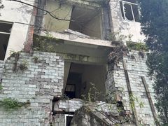 -四川汶川特大地震漩口中学遗址