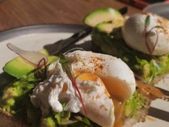 牛油果温泉蛋吐司-O'mills Sourdough Bakery&Bistro(永嘉路店)