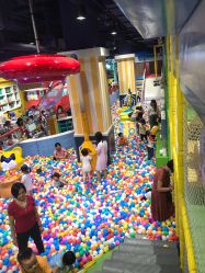 -LuckyStar幸运星家庭娱乐中心(东莞国贸店)