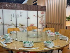 包厢-休记光头香辣蟹干锅店(衣冠庙店)