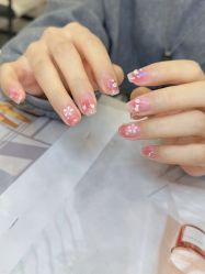 -七彩虹美甲美睫 半永久
