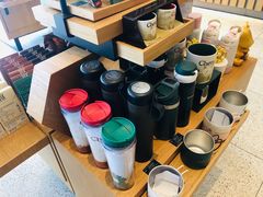 零售区-星巴克(成都市中海右岸环宇坊店)