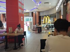 -麦当劳(中二横路店)