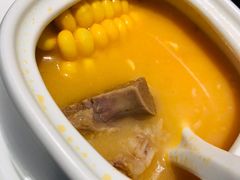 番茄玉米煲龙骨-汤城小厨•粤菜•靓汤(苏州街店)