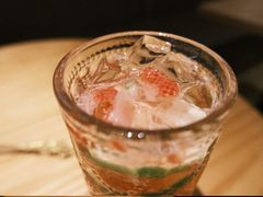 草莓果茶-LOOKA COFFEE(大鹏所城店)
