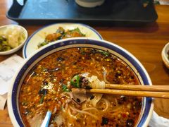 -云阿蛮云南生烫牛肉米线(奉贤路店)