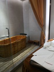 -苑苑vbeauty科技美容SPA