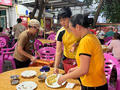 -黄记四更烤乳猪店