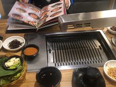 -草家酱蟹炭火烤肉店(珲春南路一店)