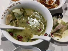 -渝是乎酸菜鱼·川渝小炒(新世界百货望京店)