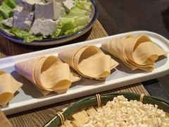 -尚尚仙·酸汤猪手·猪肚鸡火锅(华联万柳购物中心店)