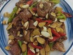 腊八蒜炒肥肠-张记荞面馆