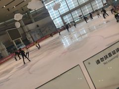 -成都冰纷万象滑冰场
