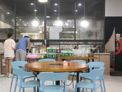 大堂-老何家后安粉·糟粕醋海鲜火锅(三亚湾椰梦长廊店)