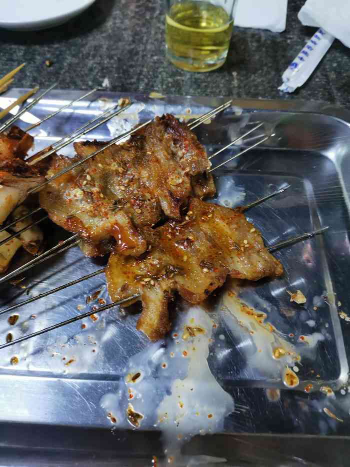 顺鑫烧烤涮(经纬八道街店)-"在爱建的一家小烧烤店,还算比较好找吧,应