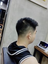 -首脑美发沙龙
