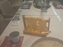 -洪氏嗨捞·广东猪肚鸡·椰子鸡火锅(西咸万象城店)