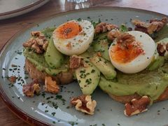 牛油果煮蛋吐司-RAC BAR(安福路店)