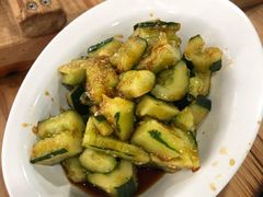 蒜泥黄瓜-三里屯土灶炖公鸡地锅鸡(江东店)